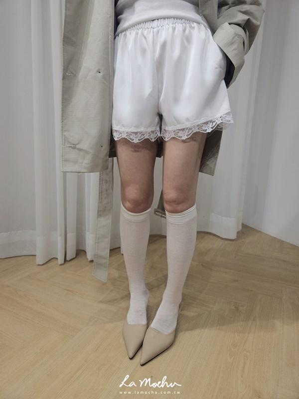 口袋寬蕾絲緞面短褲